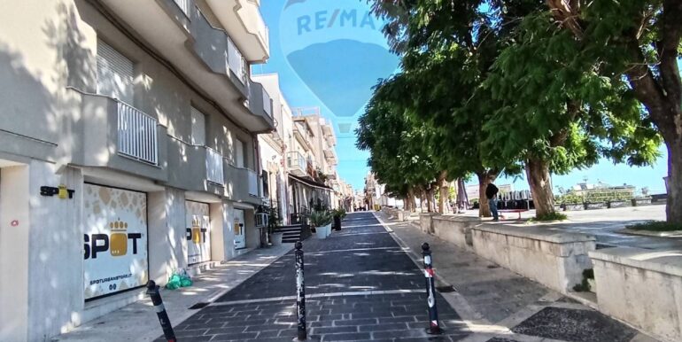 20251112165059-1000409-18