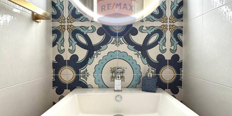 20251112173510-1000433-8