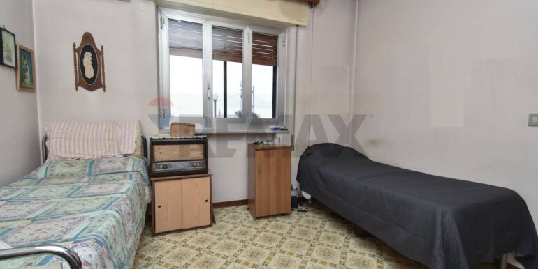 20251112183639-995985-11