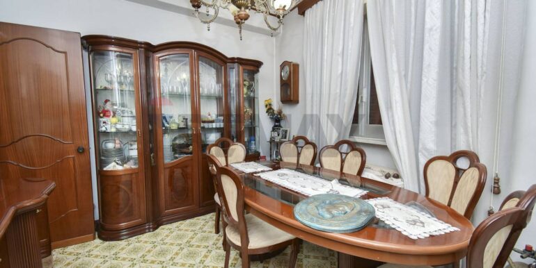 20251112183647-995985-14