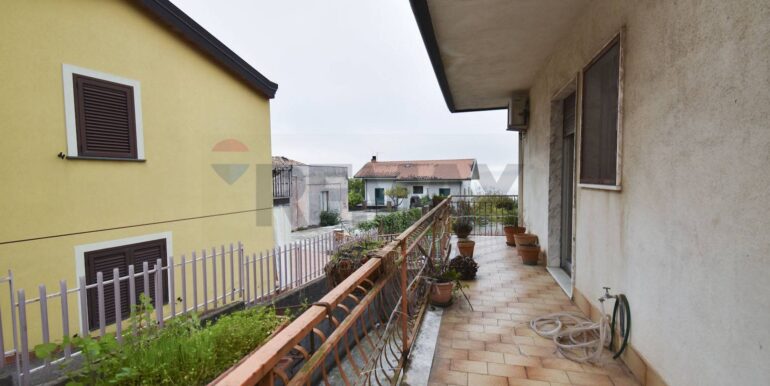 20251112183657-995985-18