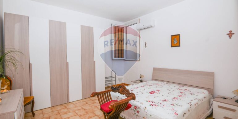 20251113213158-1000657-17