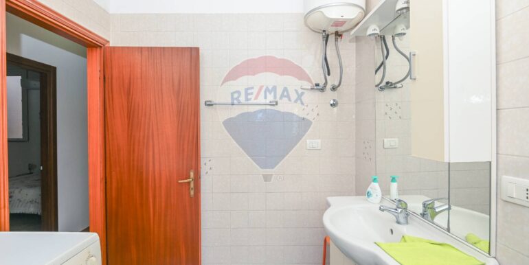 20251113213213-1000657-20