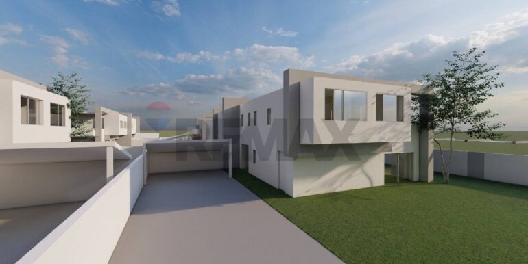 20251113221547-1000685-2