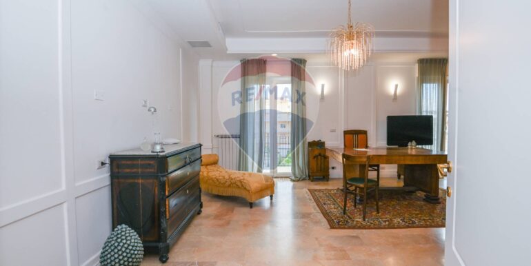 20251115115815-1000914-13