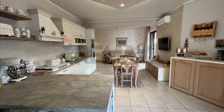 20251116193427-1000952-2