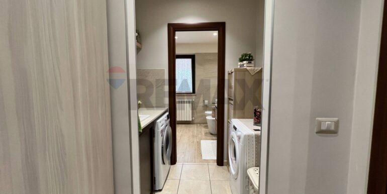 20251116193450-1000952-10