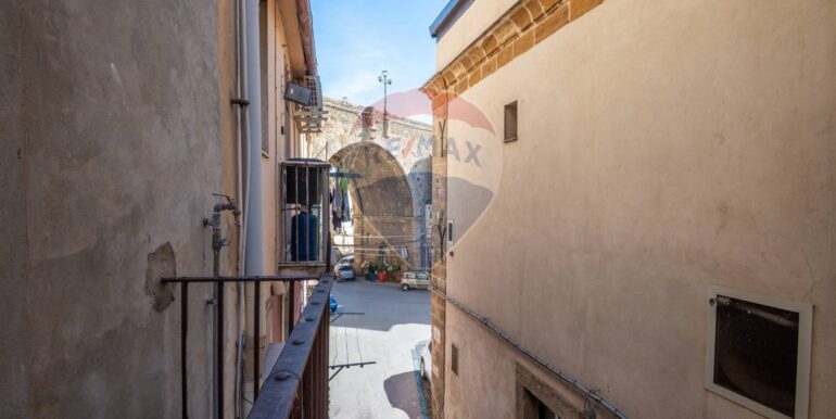 20251117115953-1000572-8