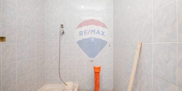 20251117115956-1000572-9