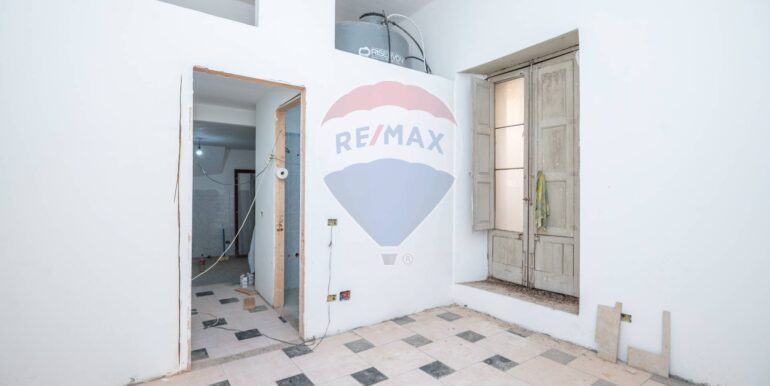 20251117120003-1000572-12