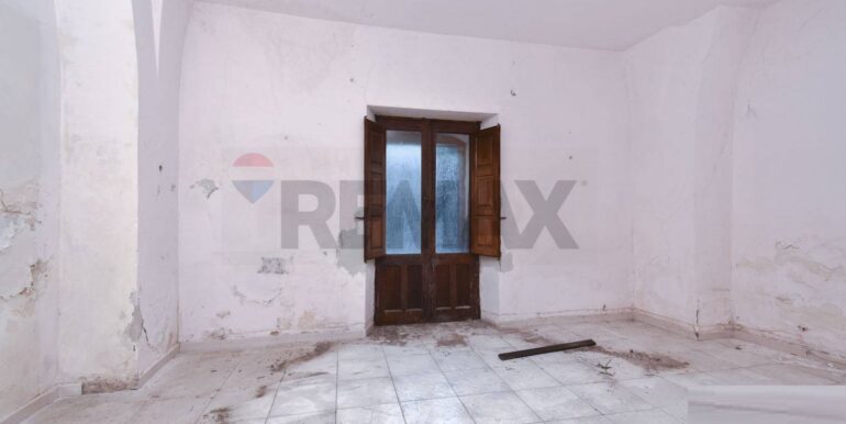 20251117171007-1001109-10