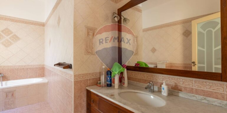 20251117171611-1001105-16