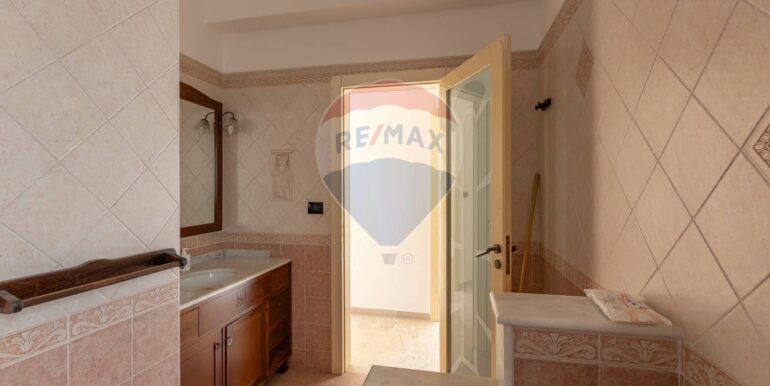 20251117171638-1001105-18