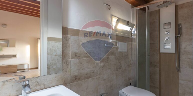 20251117173430-1001245-4