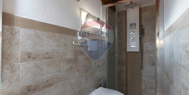 20251117173440-1001245-5