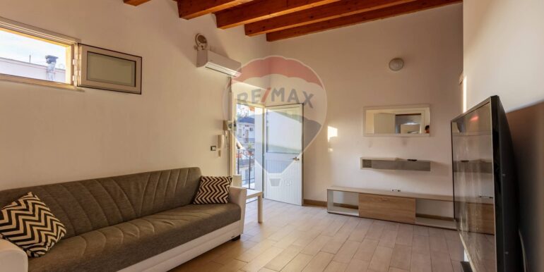 20251117173521-1001245-10