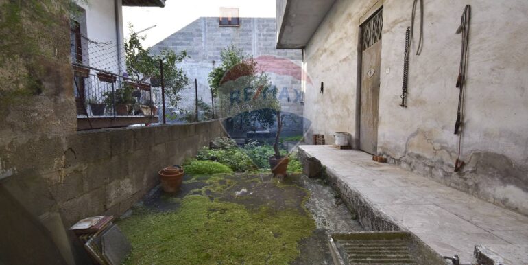 20251117173546-1001085-12