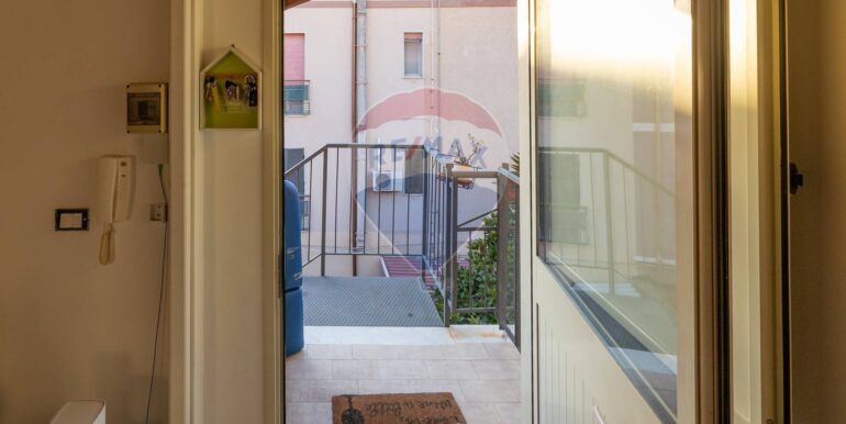 20251117173700-1001245-18