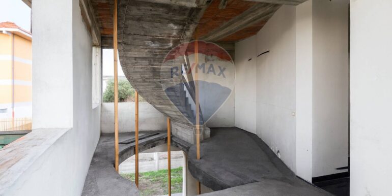 20251117205659-1001299-25