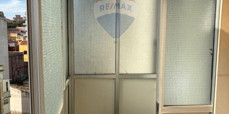 20251117211830-1001304-12