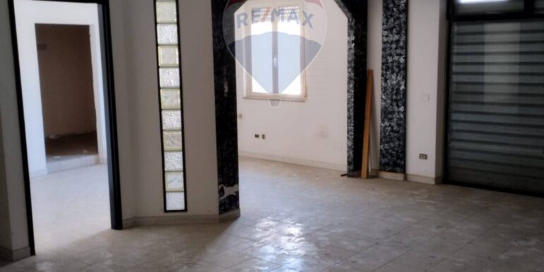 20251117231805-1001308-4