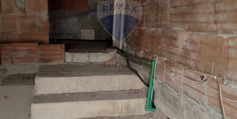 20251117231822-1001308-13