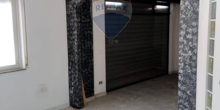 20251117231825-1001308-14