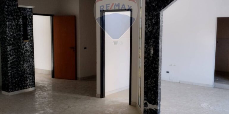 20251117231833-1001308-18