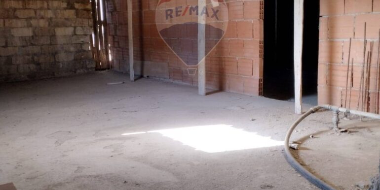 20251117231835-1001308-19