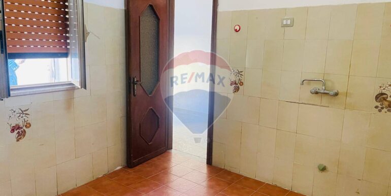 20251118110845-1001399-10