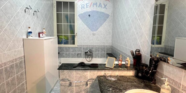 20251118120629-1001422-10