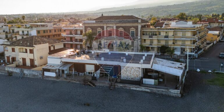 20251118180359-998786-2