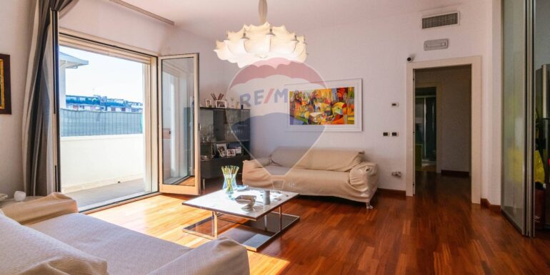 20251118210204-1002144-1