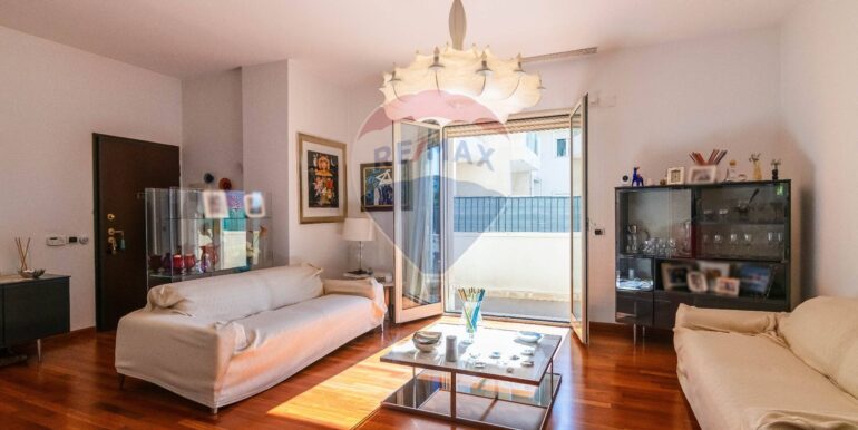 20251118210223-1002144-3