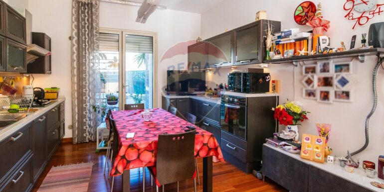 20251118210233-1002144-5