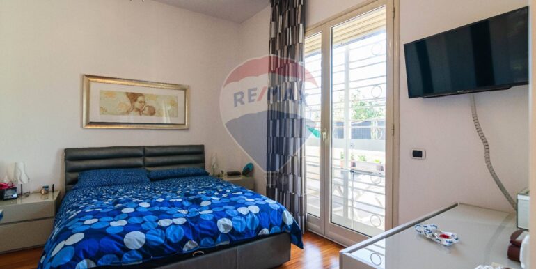 20251118210302-1002144-11