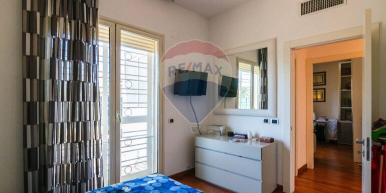 20251118210313-1002144-13