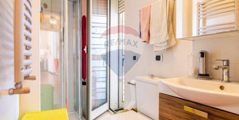 20251118210330-1002144-16