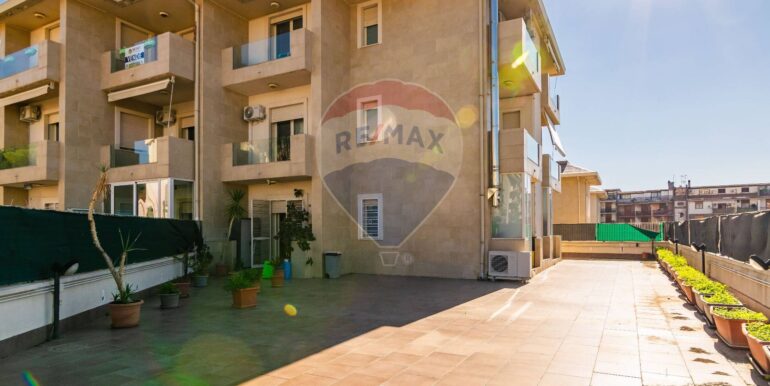 20251118210345-1002144-19