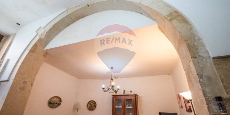 20251119111524-1000903-9