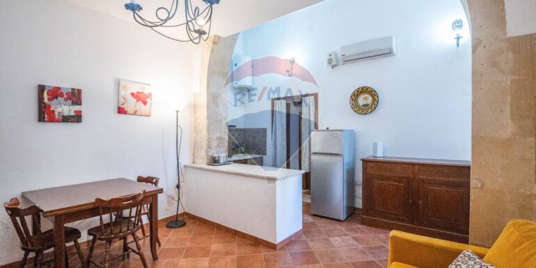 20251119111550-1000903-15