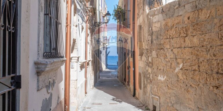 20251119111607-1000903-19