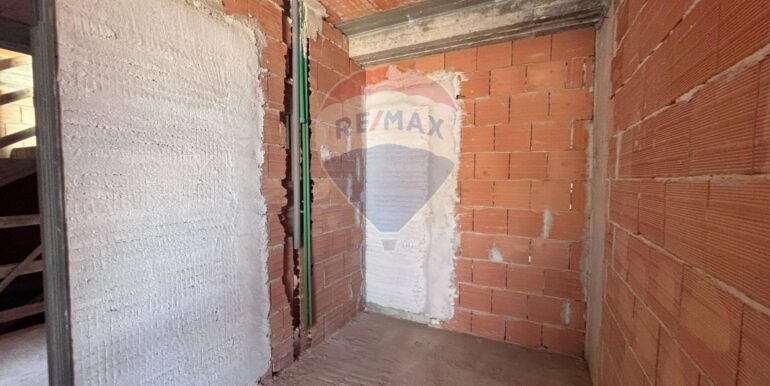 20251119205345-1002352-24