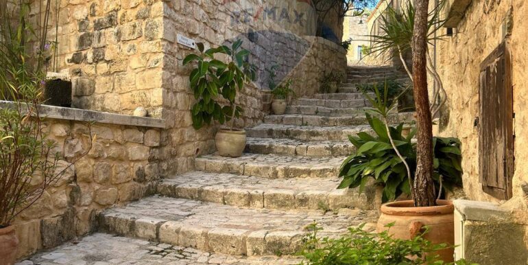 2025111922336-1002152-12