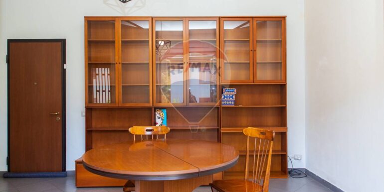 20251120161829-1000691-16