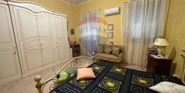 20251120163039-1002462-22