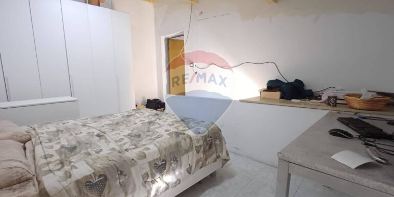 20251120182101-1002512-7