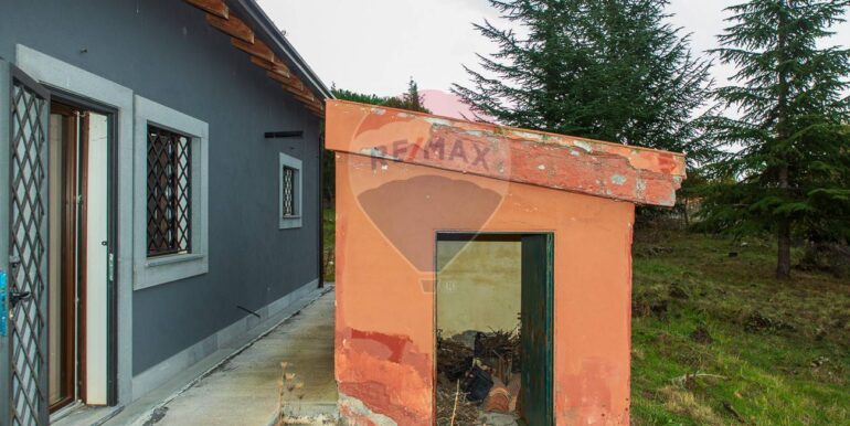 20251121181202-1000744-3