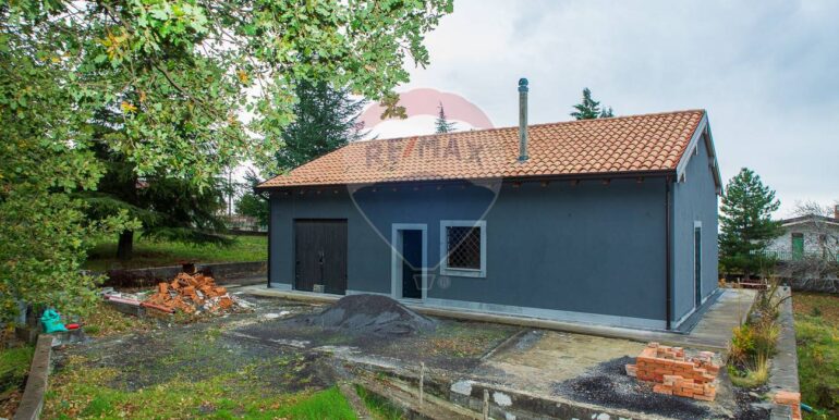 20251121181220-1000744-8