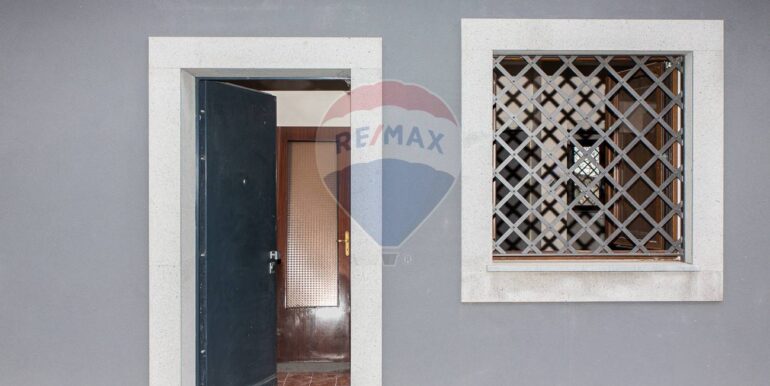 20251121181352-1000744-35